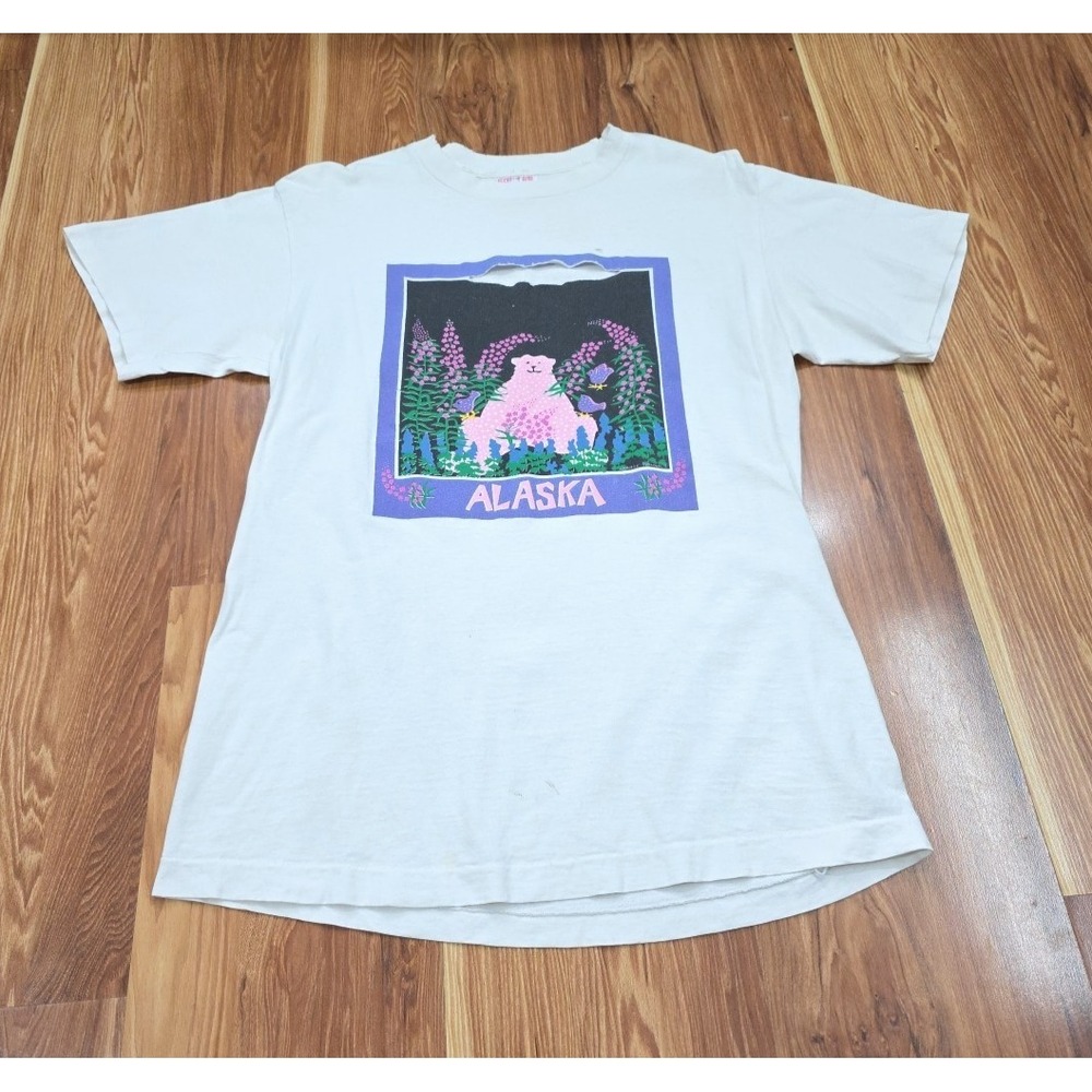 Thrashed Vintage Alaska Polar Bear Shirt Size Large Softee‎ Pink Polka Dots